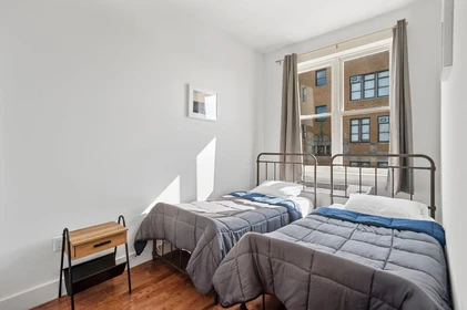 Cheap shared room in New York