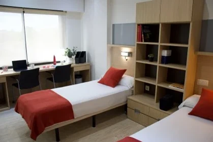 Shared room in 3-bedroom flat Villaviciosa De Odón