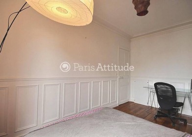 Room for rent with double bed Villeurbanne