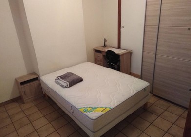 Room for rent with double bed Valenciennes