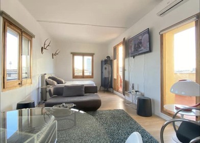 Komplette Wohnung voll möbliert in Barcelona