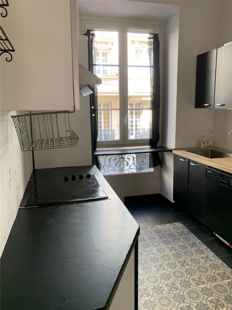 Renting rooms by the month in Nice