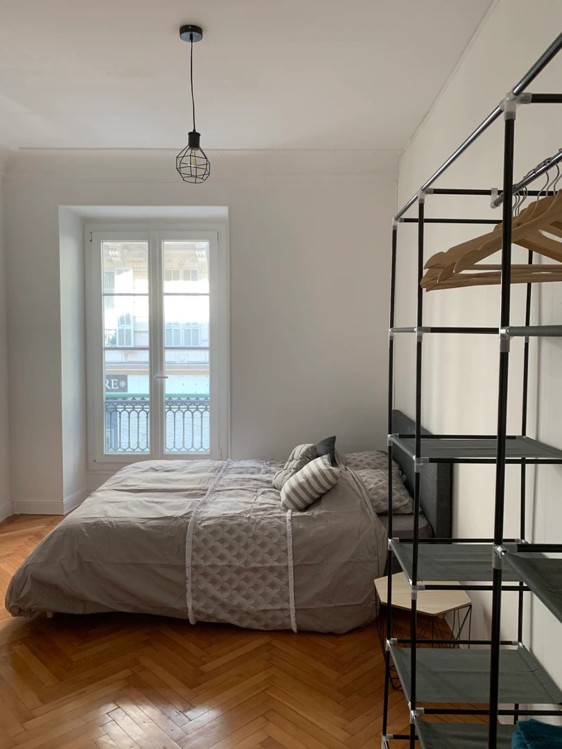 Quarto para alugar num apartamento partilhado em Nice