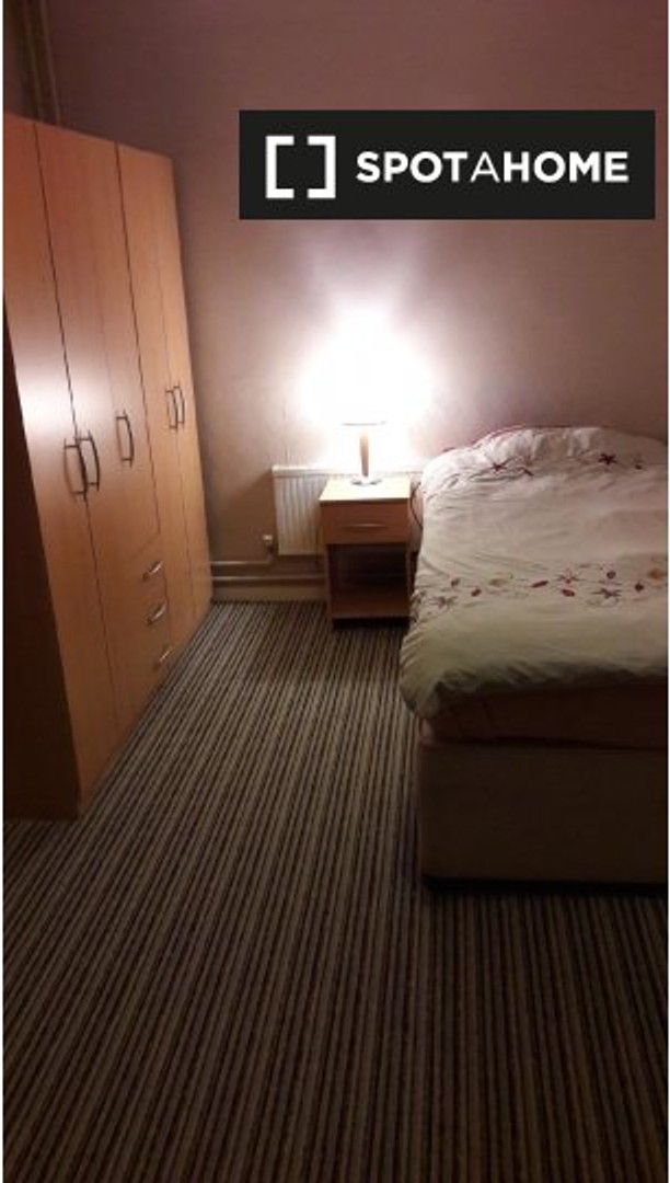 Nottingham de çift kişilik yataklı kiralık oda