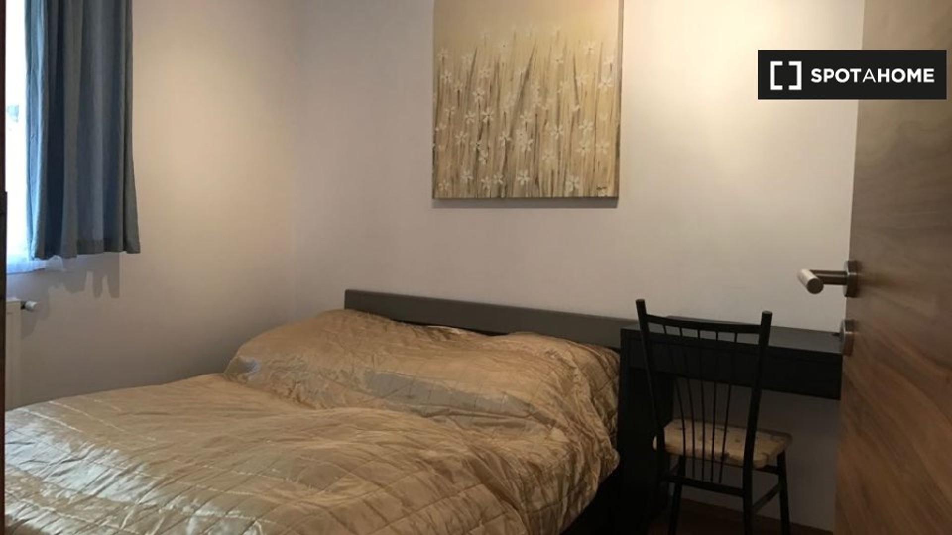 Very bright studio for rent in Budapest