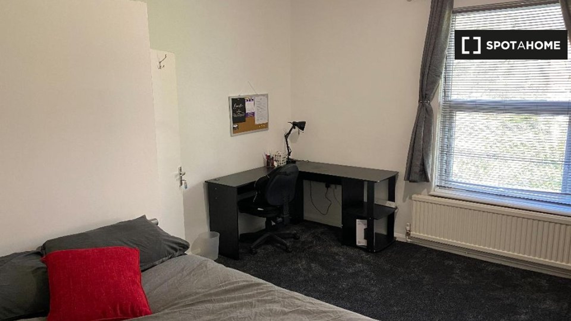 Cheap private room in Nottingham