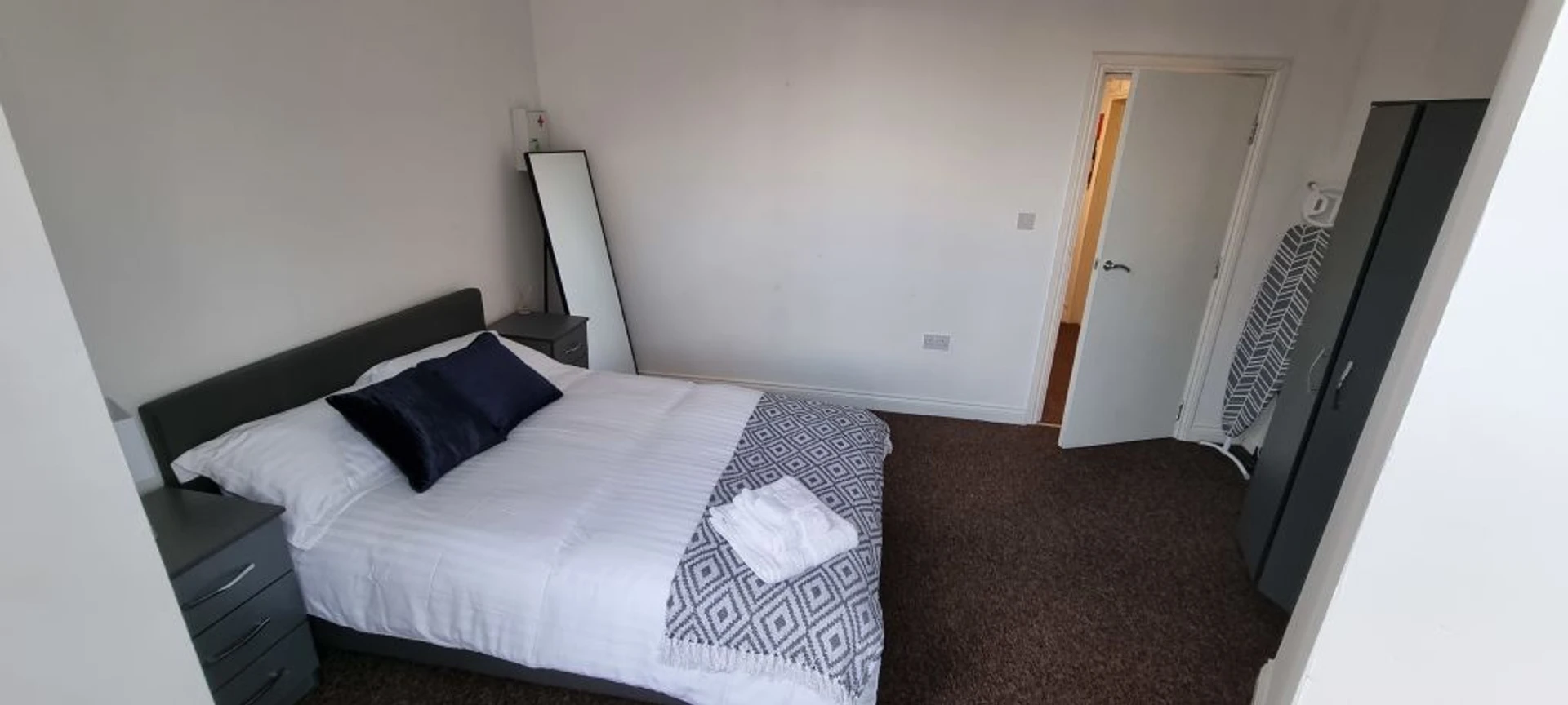 Alojamiento de 2 dormitorios en Leicester