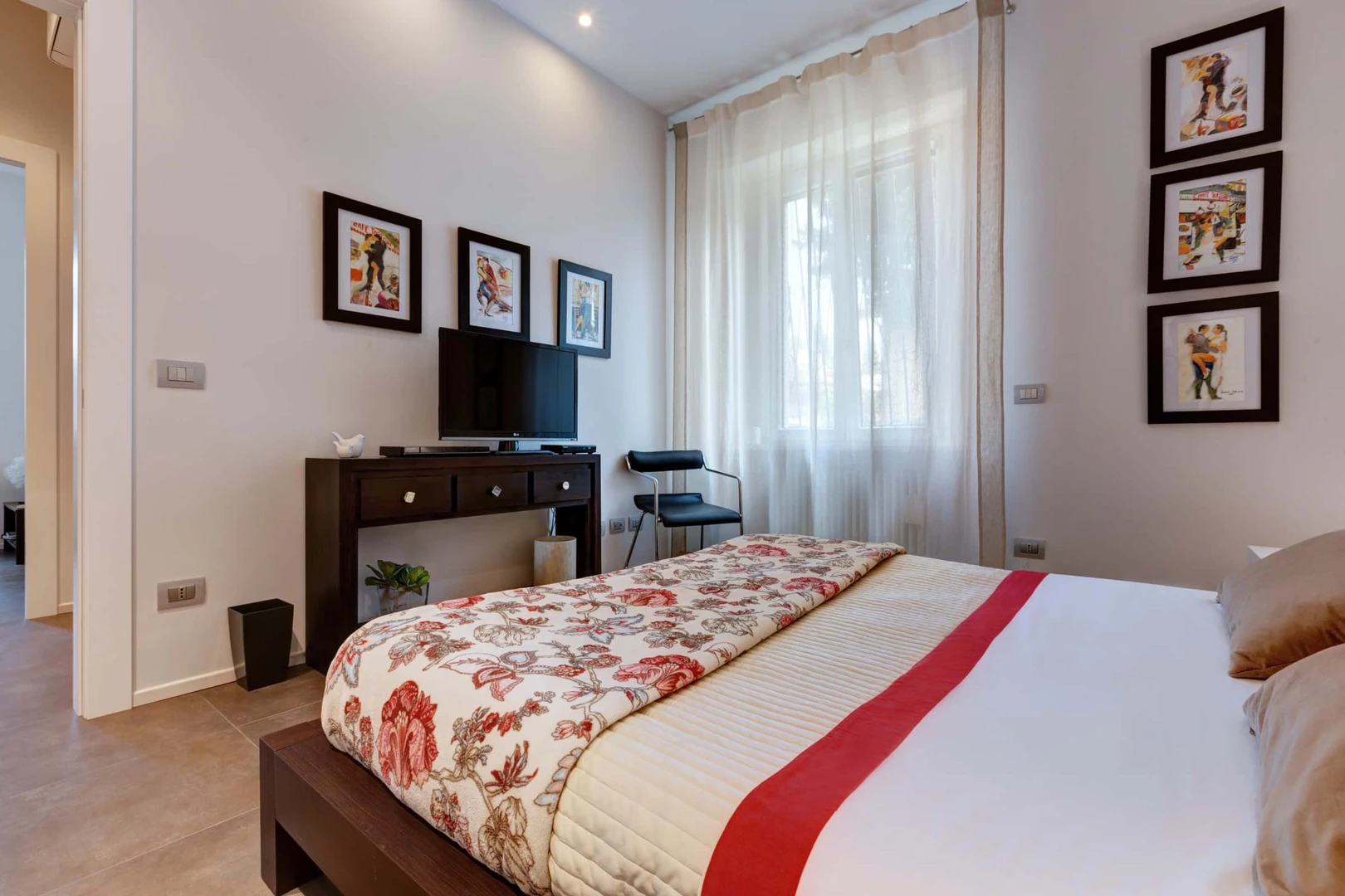 Accommodation with 3 bedrooms in Rome